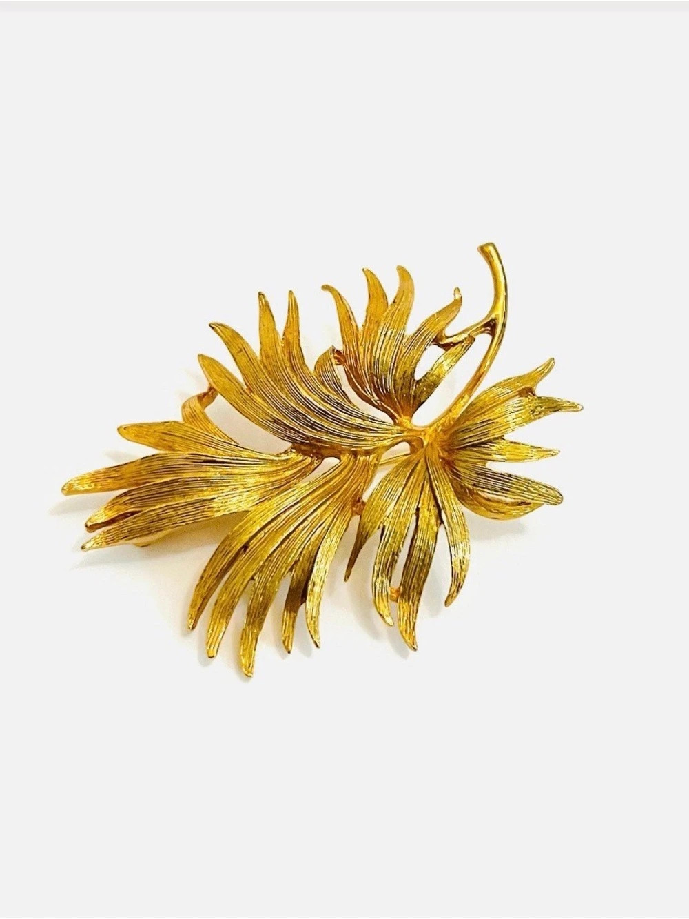Napier Vintage Gold-Tone Textured Leaf Brooch